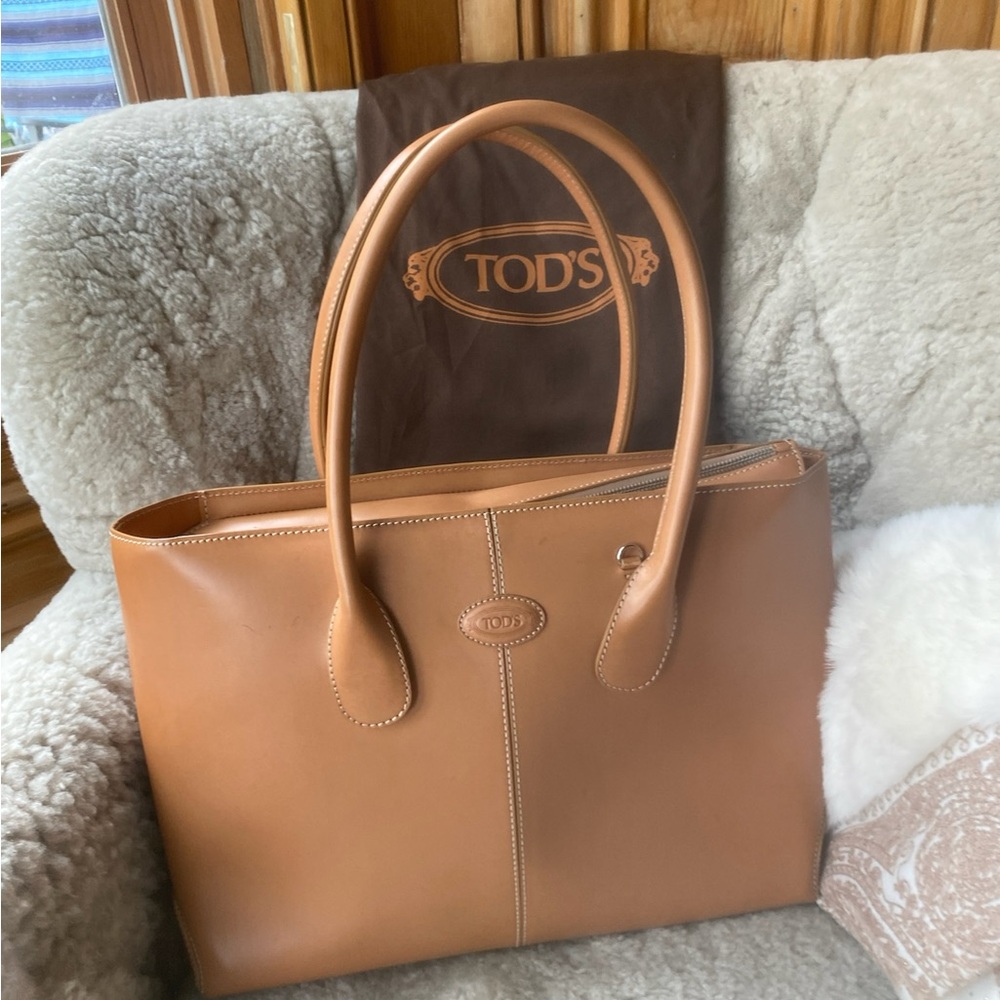 Tod's Tan Structured Leather Tote